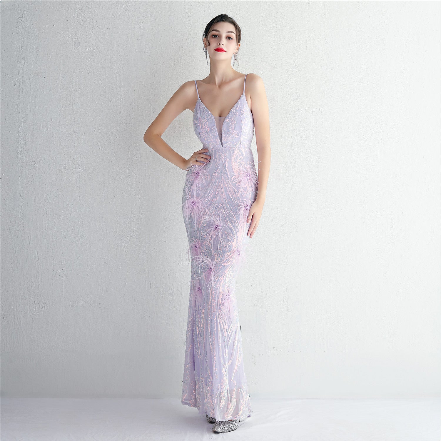Luxury Ostrich Feather Feather Party Dress With Long Sleeves, V Neck,  Sequins Appliques, And Side Slit Customizable For Formal Prom And Evening  Events From Warlikeman, $237.29