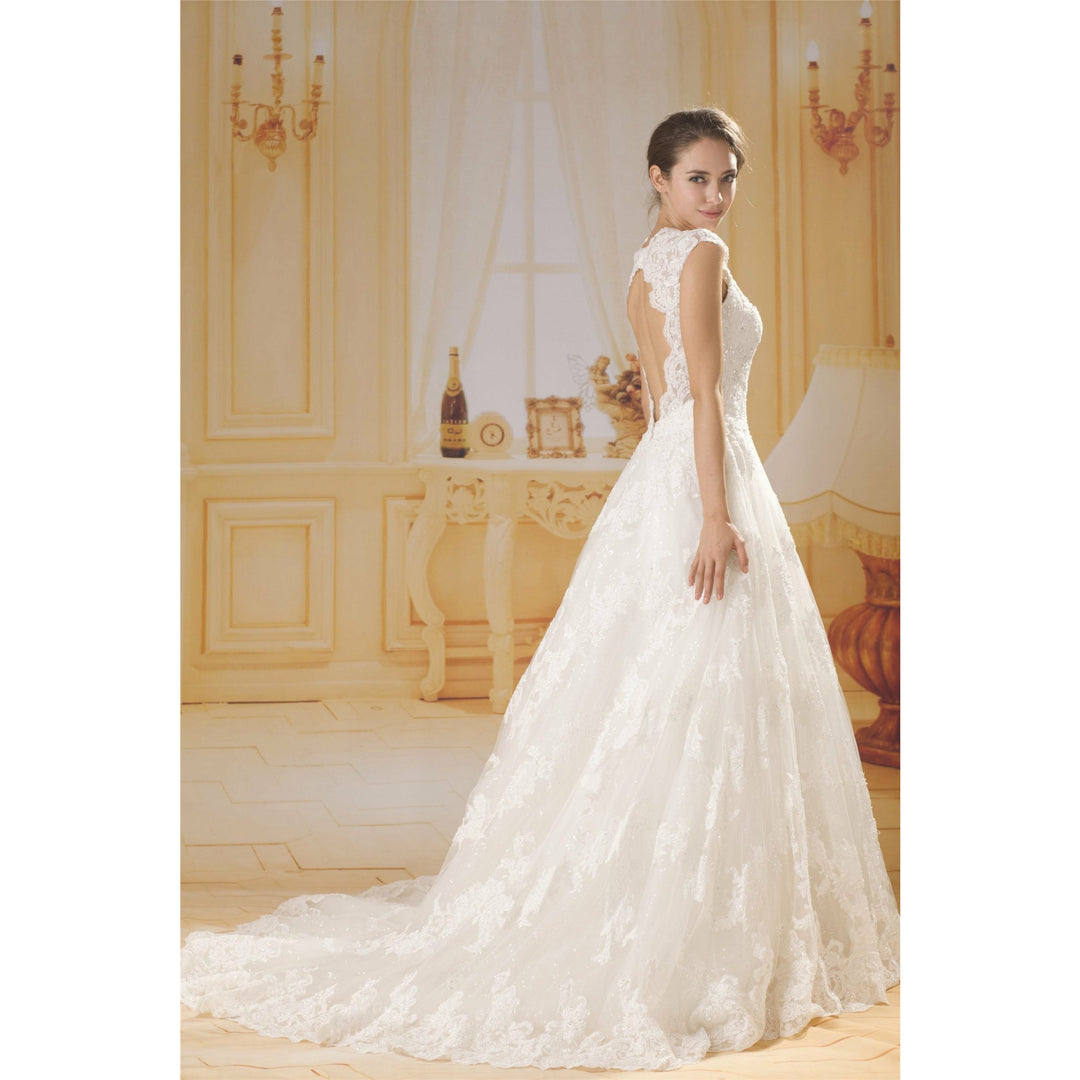 Queen Anne Neckline Wedding Dress – CHICELY